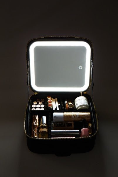 Illuminate Beauty Case